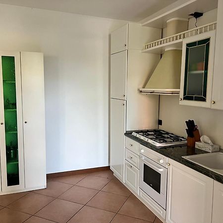 Magic Desenzano Apartment เดเซนซาโนเดลการ์ดา ภายนอก รูปภาพ